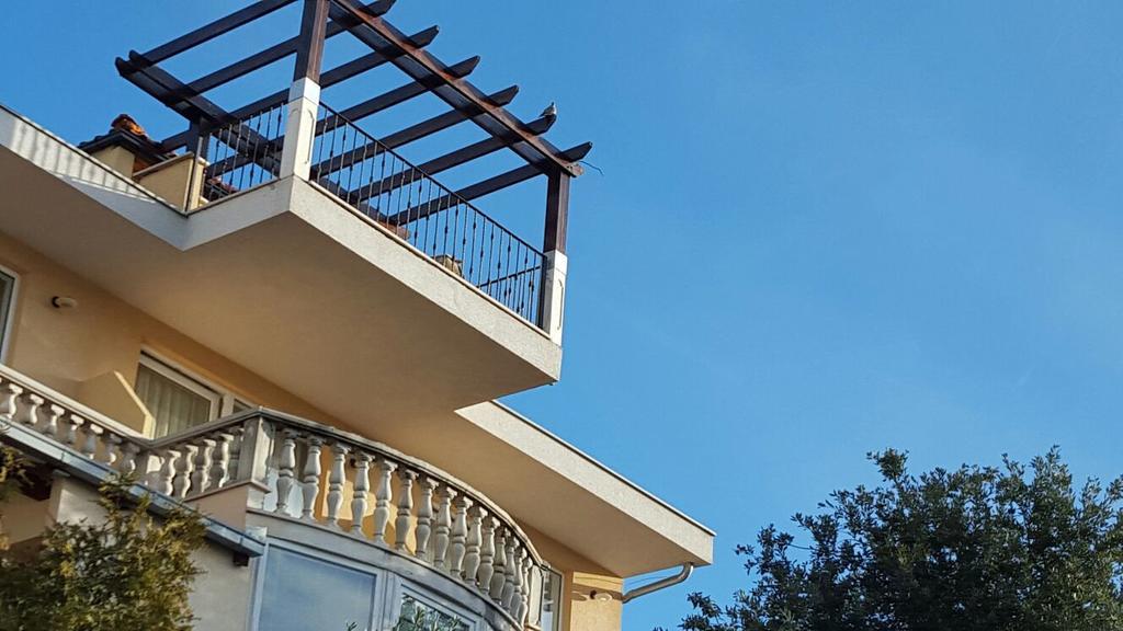 Villa Cezar Kastel Luksic Luaran gambar