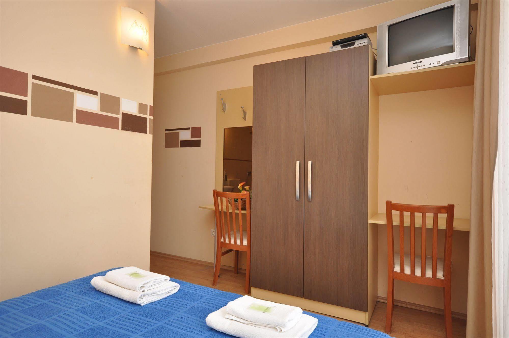 Villa Cezar Kastel Luksic Luaran gambar