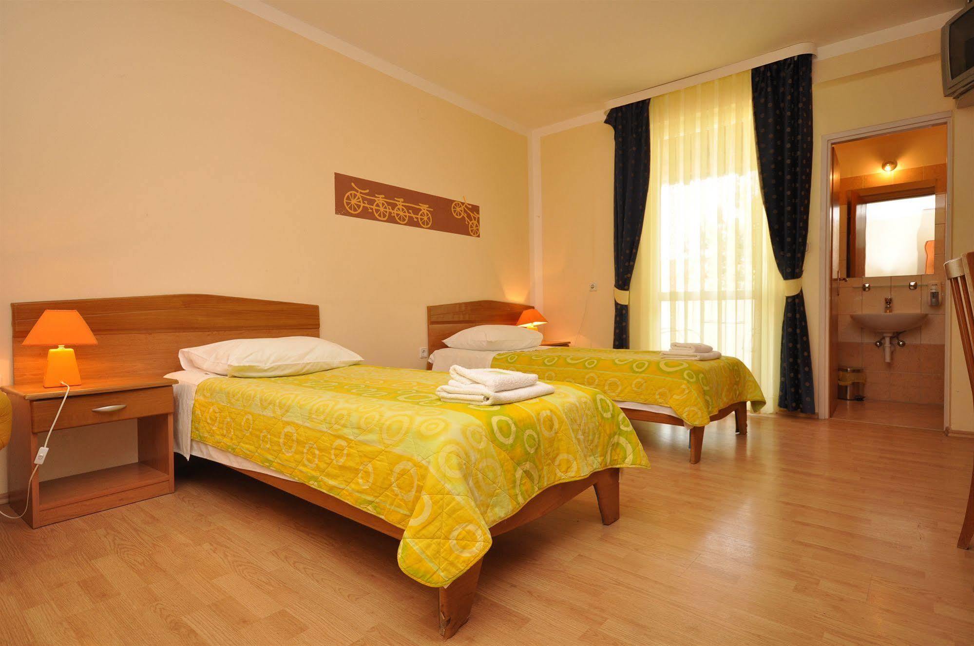 Villa Cezar Kastel Luksic Luaran gambar
