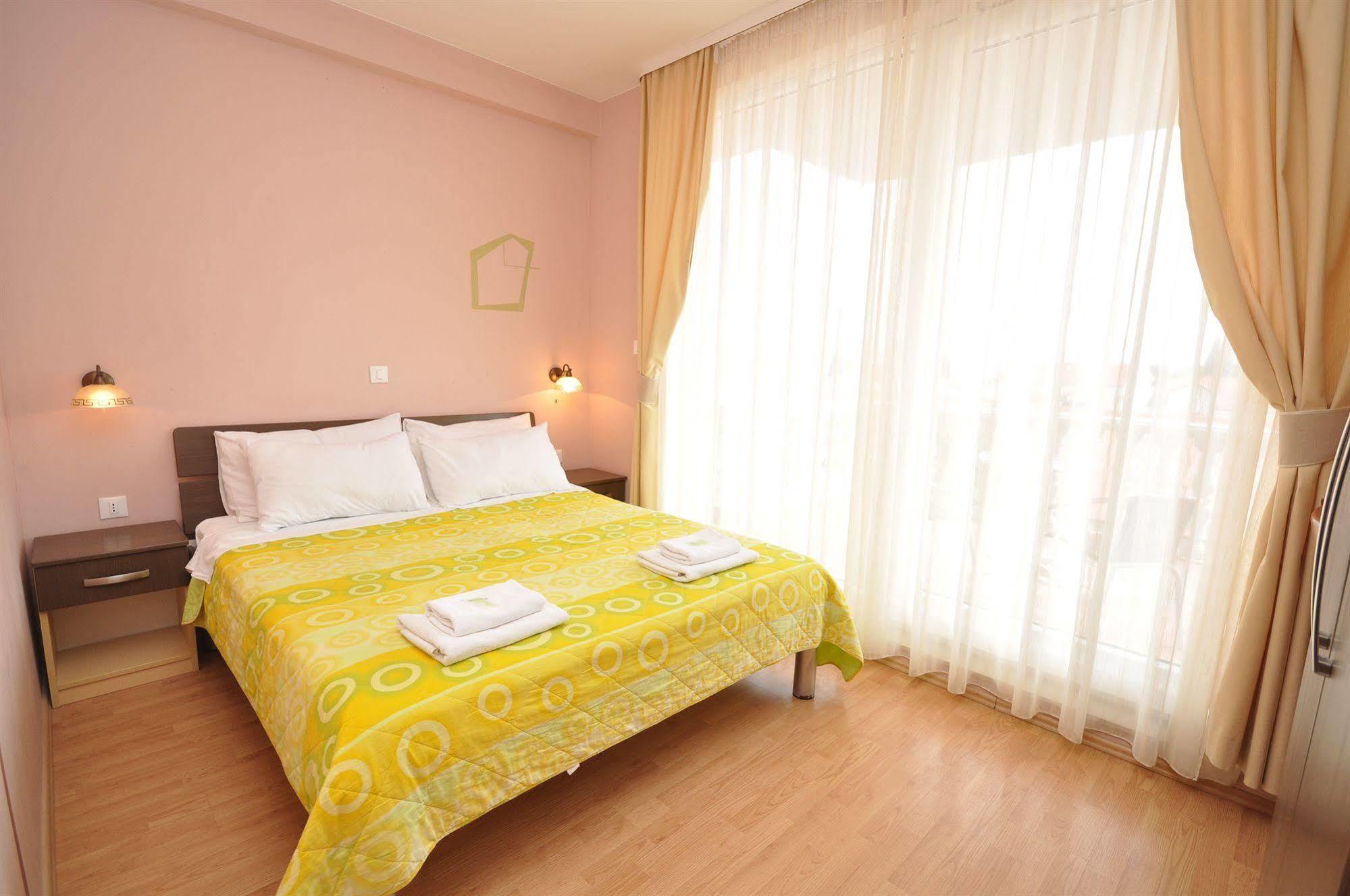 Villa Cezar Kastel Luksic Luaran gambar