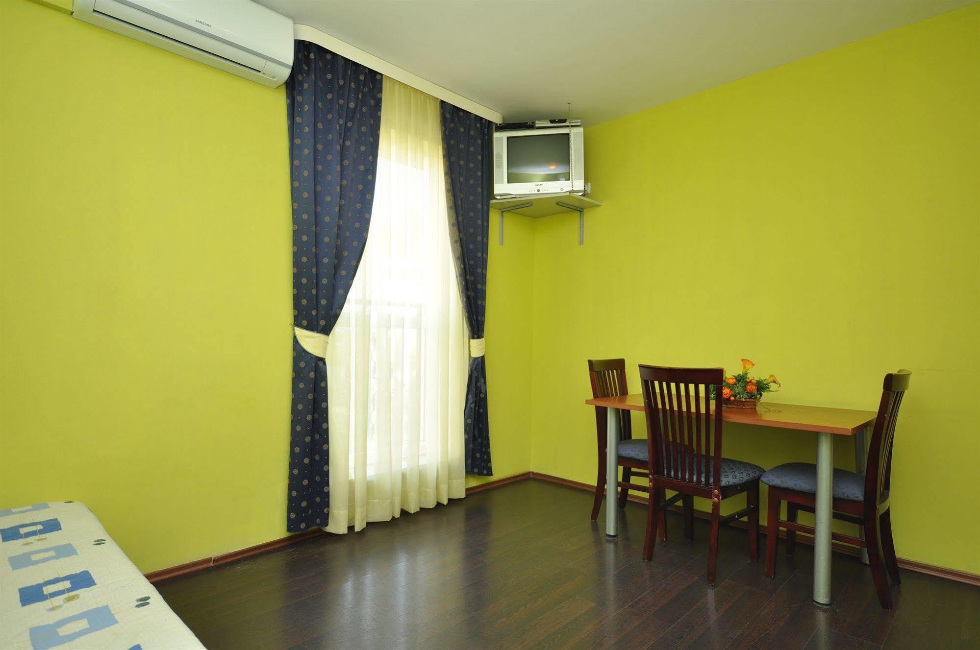 Villa Cezar Kastel Luksic Luaran gambar
